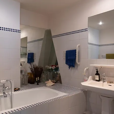 Appartement Spacious Love Nest Located In 6th